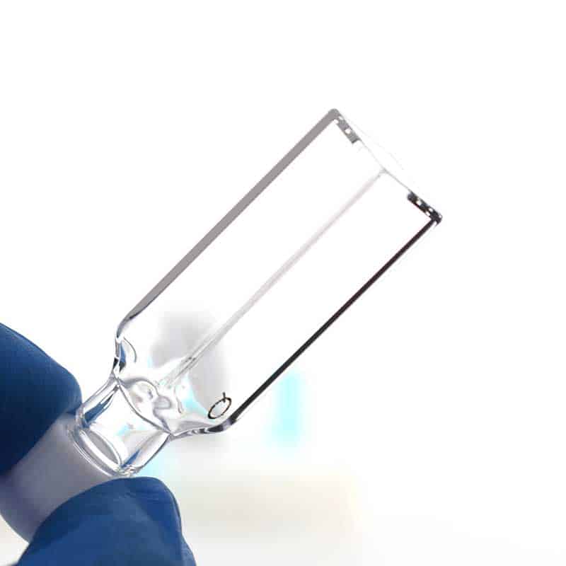 Cuvette de fluorimètre à bouchon à vis 4 parois transparentes
