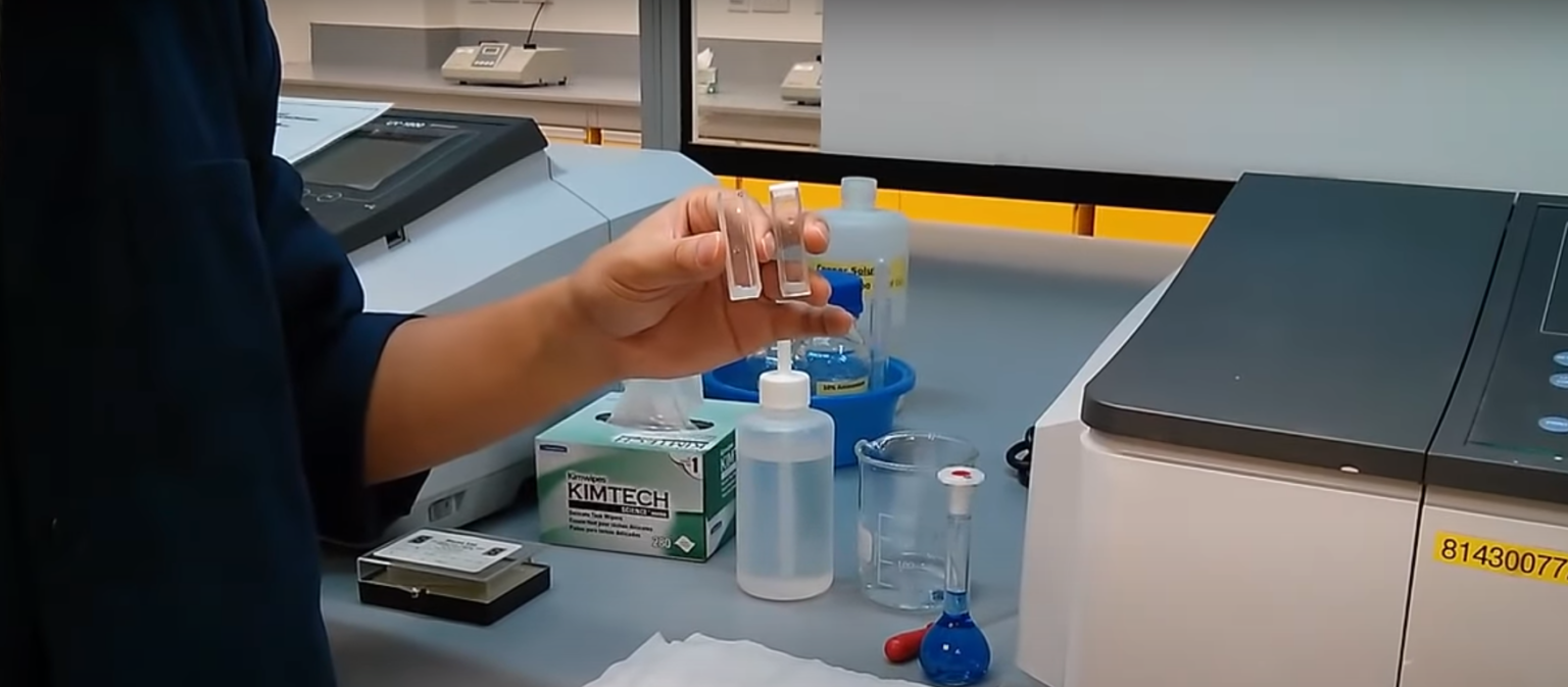 UV Vis Spectroscopy How To Use A Spectrophotometer Cuvet.Co Cells