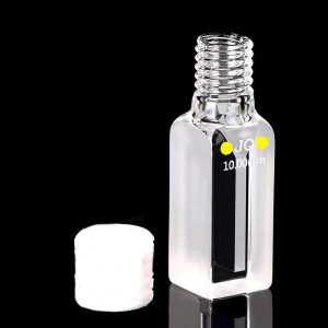 FCT302 2 Quartz Semi Micro Cuvette 600x600 1
