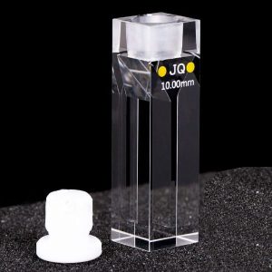 FCT442 Quartz Semi Micro Cuvette 600x600 1