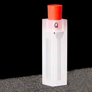UCT374 12 Quartz Semi Micro Cuvette 600x600 2