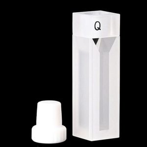 UCT374 15 Quartz Semi Micro Cuvette 600x600 1